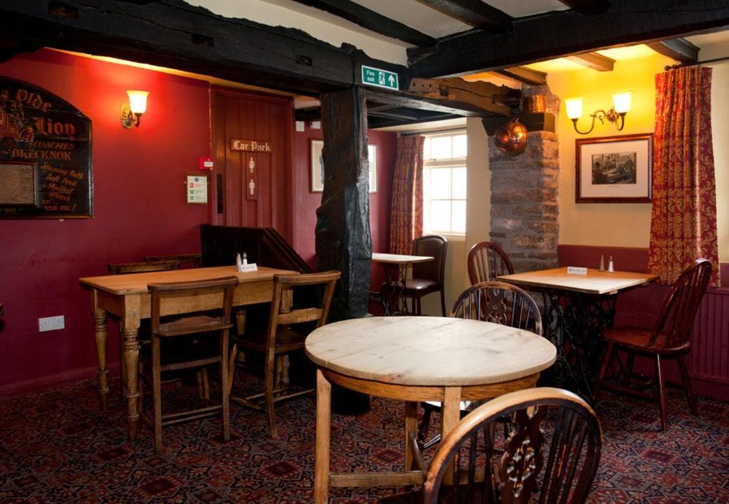 The Old Black Lion เฮย์-ออน-วาย ภายนอก รูปภาพ